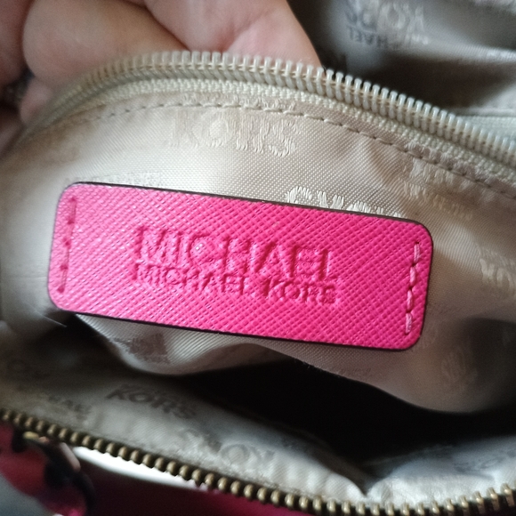 MICHAEL Michael Kors Pink and Black Shoulder Bag - Picture 4 of 7